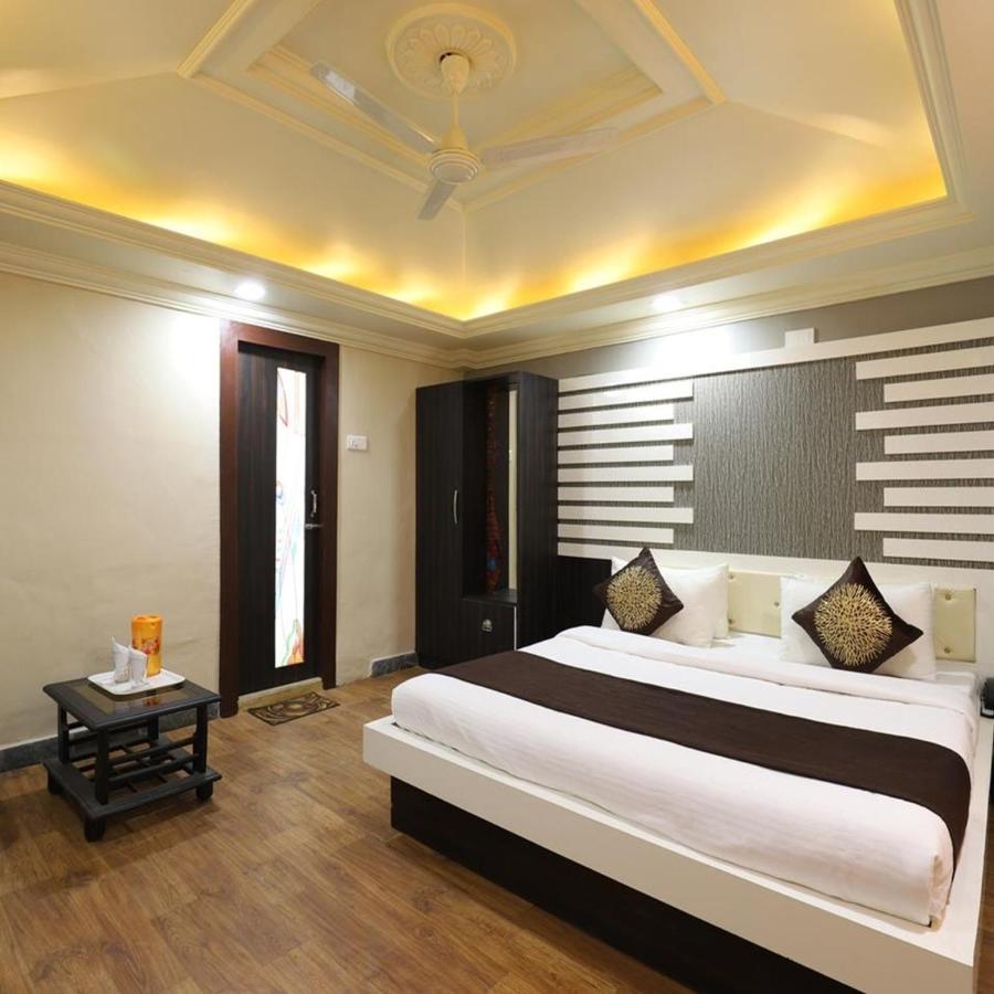 Hotel Loyal Residency Jamnagar Ngoại thất bức ảnh