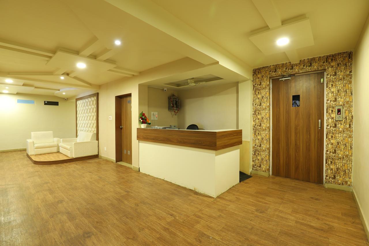 Hotel Loyal Residency Jamnagar Ngoại thất bức ảnh