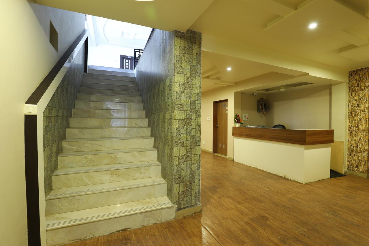 Hotel Loyal Residency Jamnagar Ngoại thất bức ảnh