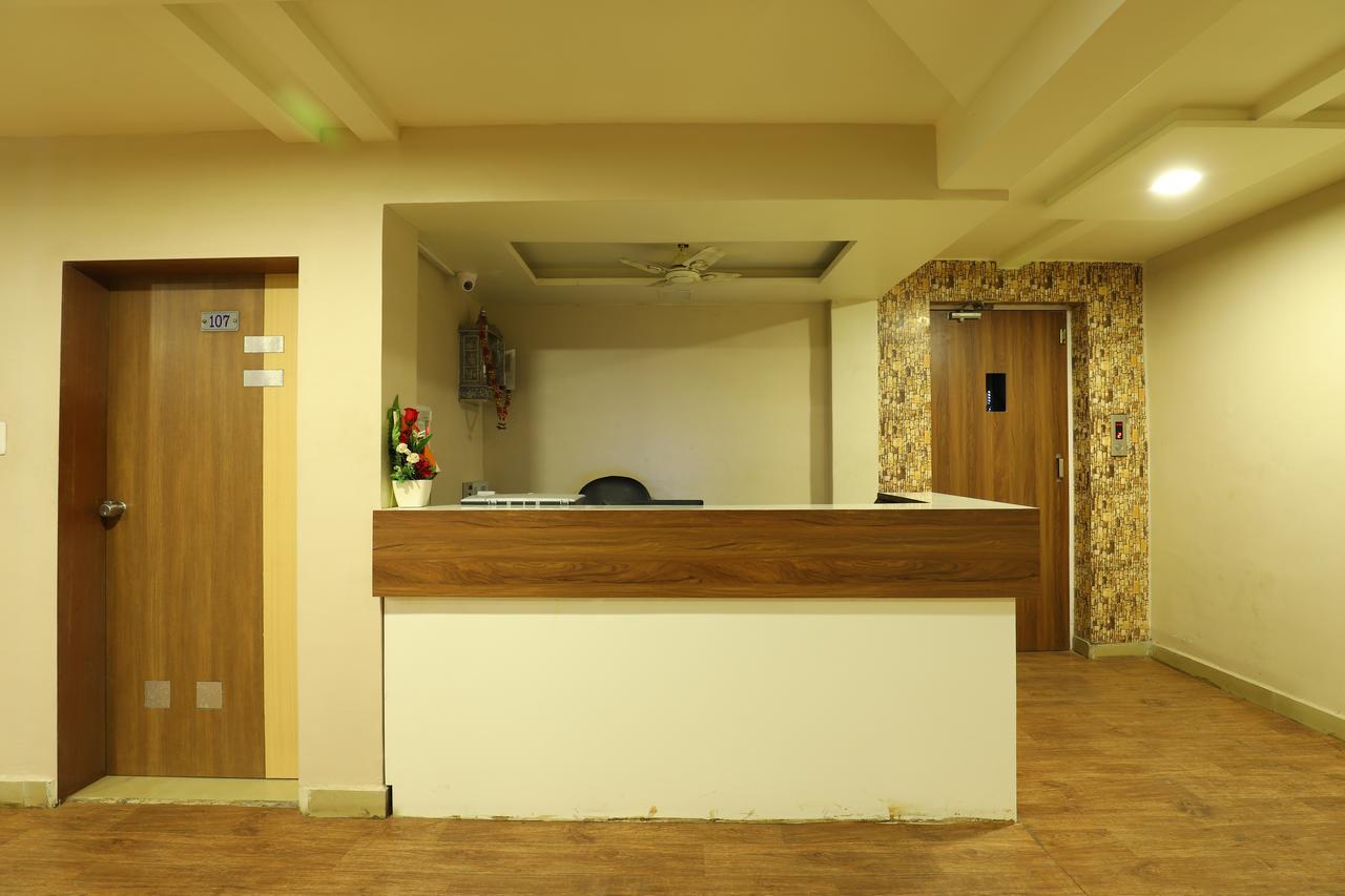 Hotel Loyal Residency Jamnagar Ngoại thất bức ảnh
