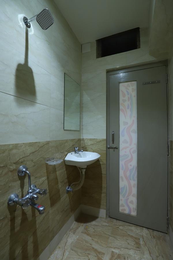 Hotel Loyal Residency Jamnagar Ngoại thất bức ảnh