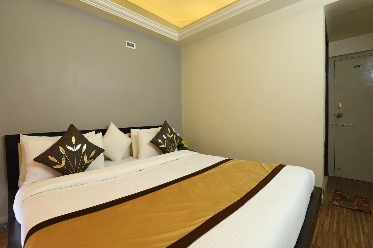 Hotel Loyal Residency Jamnagar Ngoại thất bức ảnh